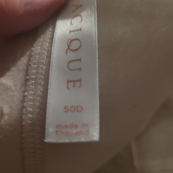 Cacique unlined full coverage no wire bra - 50D.           J60 - Picture 7 of 10